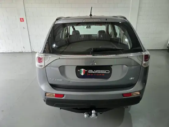 MITSUBISHI-OUTLANDER-2014