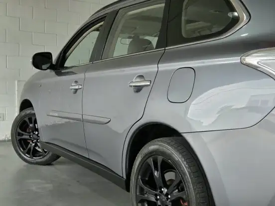 MITSUBISHI-OUTLANDER-2014