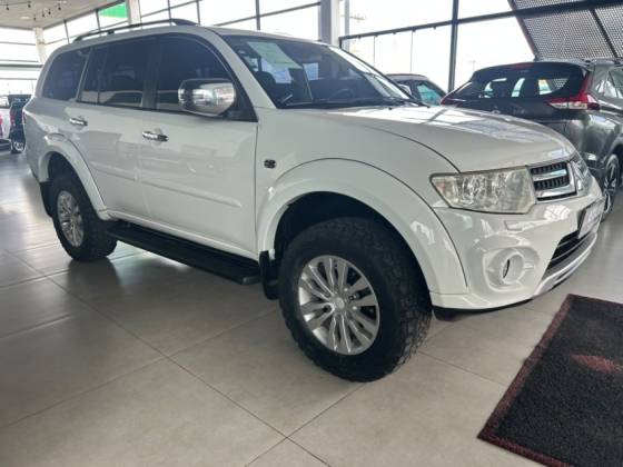 MITSUBISHI PAJERO DAKAR 3.2 HPE 4X4 7 LUGARES 16V TURBO INTERCOOLER DIESEL 4P AUTOMÁTICO