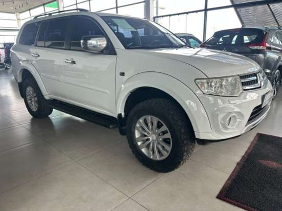 MITSUBISHI-PAJERO DAKAR-3.2 HPE 4X4 7 LUGARES 16V TURBO INTERCOOLER DIESEL 4P AUTOMÁTICO MITSUBISHI-PAJERO DAKAR-2014