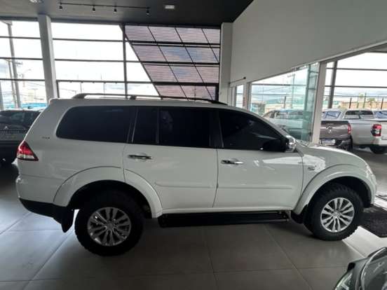MITSUBISHI-PAJERO DAKAR-3.2 HPE 4X4 7 LUGARES 16V TURBO INTERCOOLER DIESEL 4P AUTOMÁTICO MITSUBISHI-PAJERO DAKAR-2014
