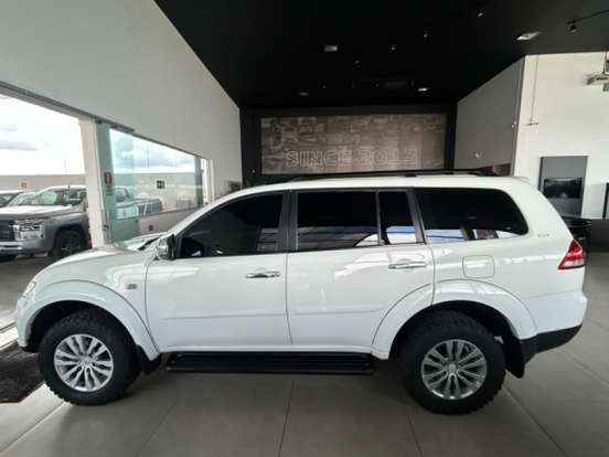 MITSUBISHI-PAJERO DAKAR-3.2 HPE 4X4 7 LUGARES 16V TURBO INTERCOOLER DIESEL 4P AUTOMÁTICO MITSUBISHI-PAJERO DAKAR-2014