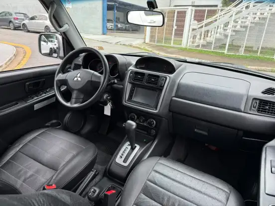 MITSUBISHI-PAJERO TR4-2.0 4X4 16V 140CV FLEX 4P AUTOMÁTICO MITSUBISHI-PAJERO TR4-2014