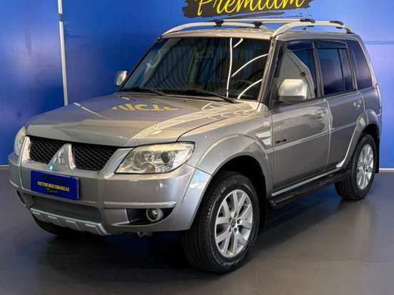 MITSUBISHI-PAJERO TR4-2011