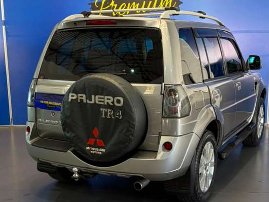 MITSUBISHI-PAJERO TR4-2011