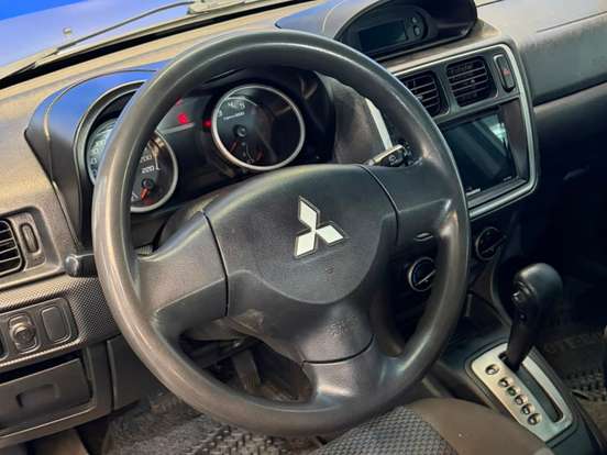 MITSUBISHI-PAJERO TR4-2011