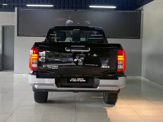 MITSUBISHI-TRITON-2.4 BITURBO DIESEL CD HPE 4X4 AUTOMÁTICO MITSUBISHI-TRITON-2026