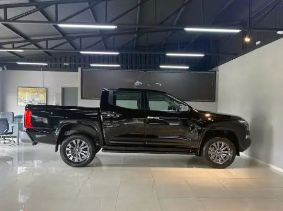 MITSUBISHI-TRITON-2026