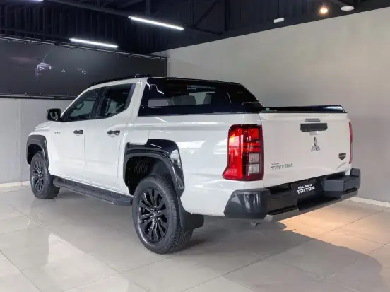 MITSUBISHI-TRITON-2026