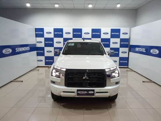 MITSUBISHI-TRITON-2.4 BITURBO DIESEL CD HPE-S 4X4 AUTOMÁTICO MITSUBISHI-TRITON-2025