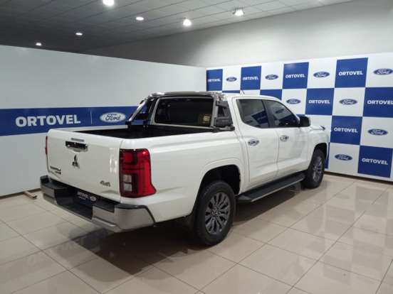 MITSUBISHI-TRITON-2.4 BITURBO DIESEL CD HPE-S 4X4 AUTOMÁTICO MITSUBISHI-TRITON-2025