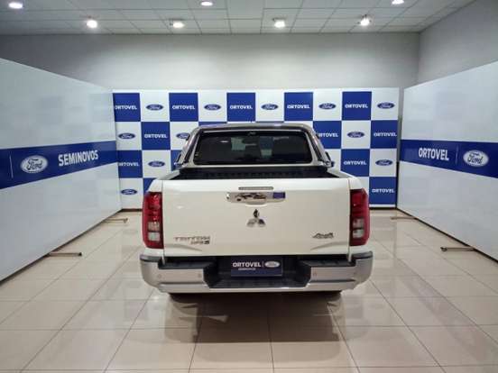 MITSUBISHI-TRITON-2.4 BITURBO DIESEL CD HPE-S 4X4 AUTOMÁTICO MITSUBISHI-TRITON-2025