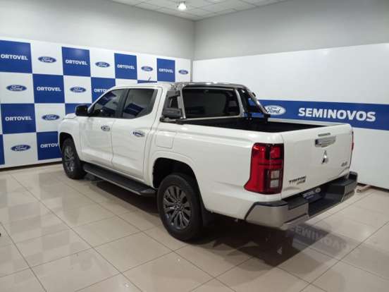 MITSUBISHI-TRITON-2.4 BITURBO DIESEL CD HPE-S 4X4 AUTOMÁTICO MITSUBISHI-TRITON-2025