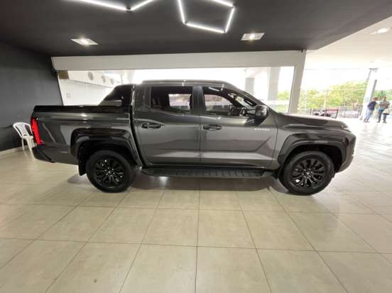 MITSUBISHI-TRITON-2025