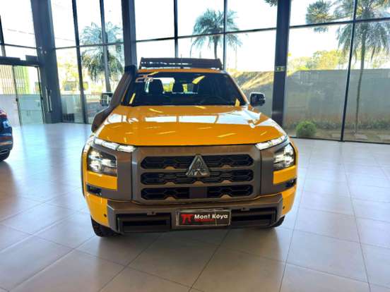 MITSUBISHI-TRITON-2025