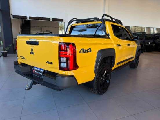 MITSUBISHI-TRITON-2.4 BITURBO DIESEL CD SAVANA 4X4 AUTOMÁTICO MITSUBISHI-TRITON-2025