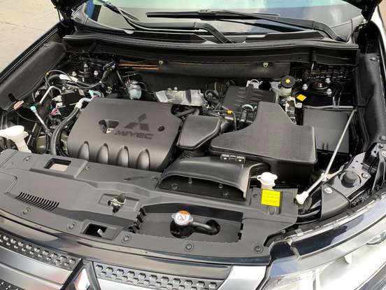 MITSUBISHI-OUTLANDER-2.0 MIVEC GASOLINA HPE AUTOMÁTICO MITSUBISHI-OUTLANDER-2019