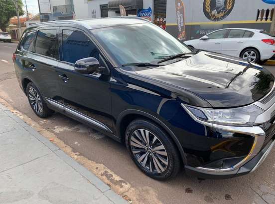 MITSUBISHI-OUTLANDER-2019