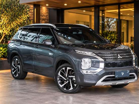MITSUBISHI-OUTLANDER-2.4 PHEV SIGNATURE S-AWC DHT MITSUBISHI-OUTLANDER-2025