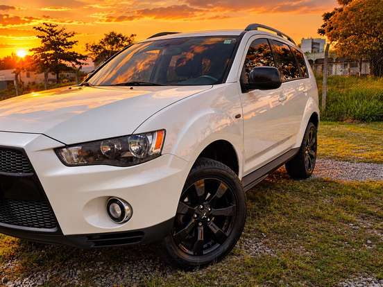 MITSUBISHI-OUTLANDER-3.0 GT 4X4 V6 24V GASOLINA 4P AUTOMÁTICO MITSUBISHI-OUTLANDER-2010