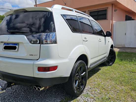 MITSUBISHI-OUTLANDER-3.0 GT 4X4 V6 24V GASOLINA 4P AUTOMÁTICO MITSUBISHI-OUTLANDER-2010