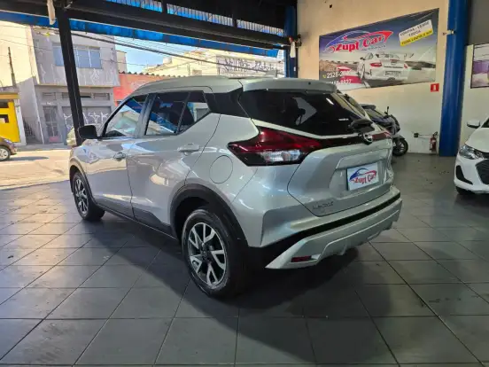 NISSAN-KICKS-2023