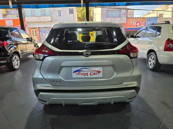 NISSAN-KICKS-2023