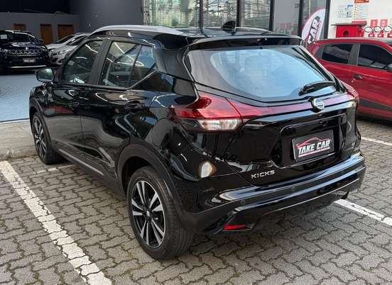 NISSAN-KICKS-2022