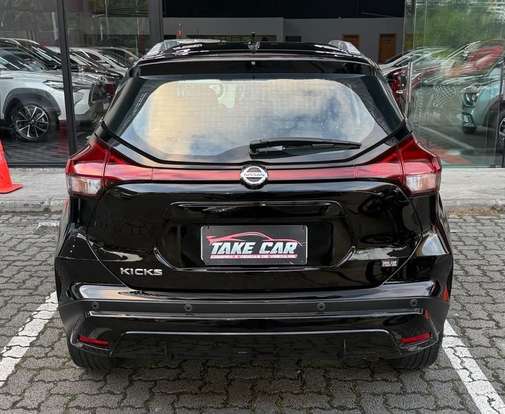 NISSAN-KICKS-2022