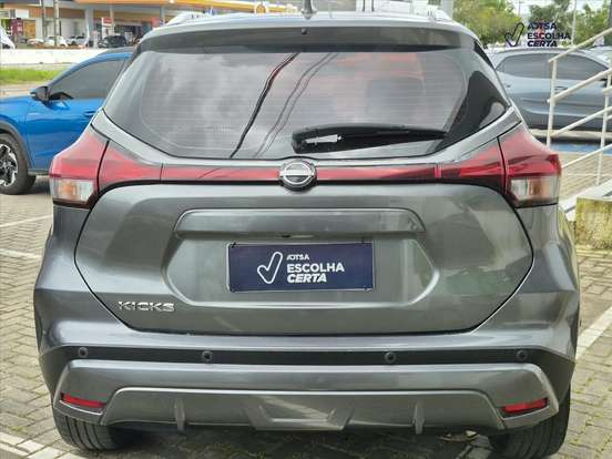 NISSAN-KICKS-2023