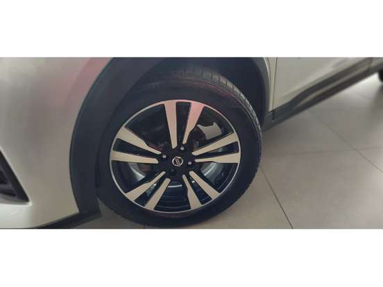 NISSAN-KICKS-2022