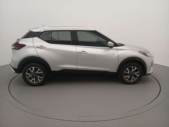 NISSAN-KICKS-2023