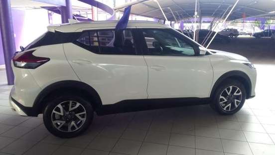 NISSAN-KICKS-2023