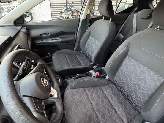 NISSAN-KICKS-2023