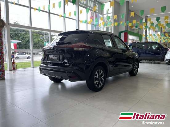NISSAN-KICKS-2023