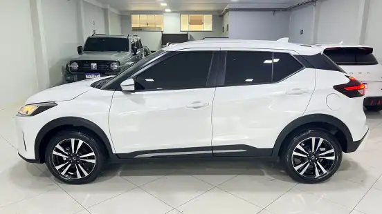 NISSAN-KICKS PLAY-2025