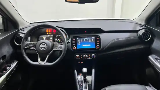 NISSAN-KICKS PLAY-2025