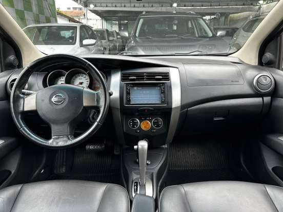 NISSAN-LIVINA-2013
