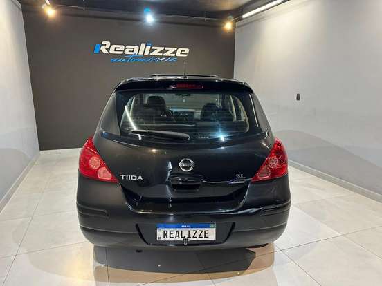 NISSAN-TIIDA-2012