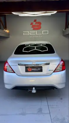 NISSAN-VERSA-2017