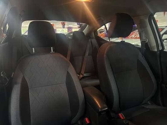 NISSAN-VERSA-2023