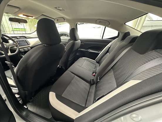 NISSAN-VERSA-2022