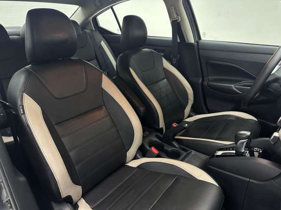 NISSAN-VERSA-2021