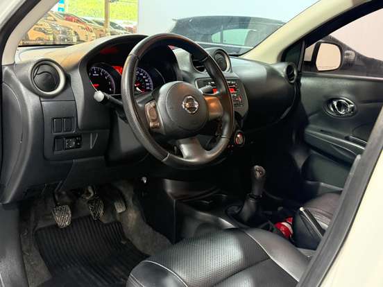 NISSAN-VERSA-2014