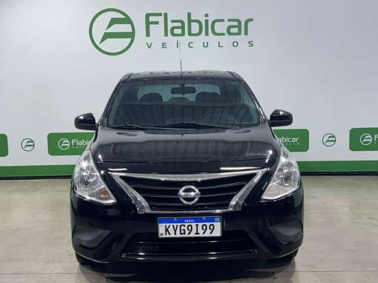 NISSAN-VERSA-2018