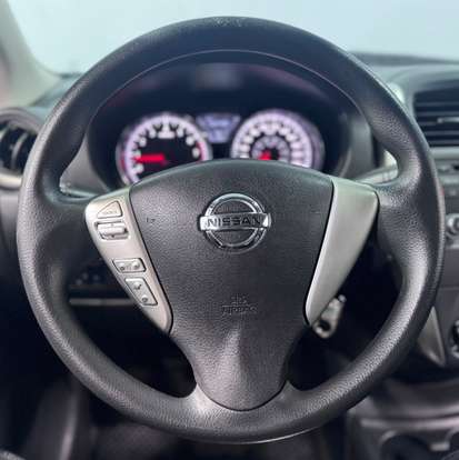 NISSAN-VERSA-2018