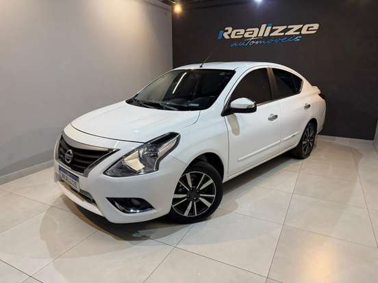 NISSAN-VERSA-2019