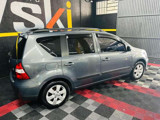 NISSAN-LIVINA-1.8 SL 16V FLEX 4P AUTOMÁTICO NISSAN-LIVINA-2009