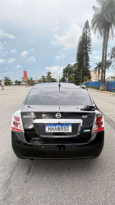 NISSAN-SENTRA-2010