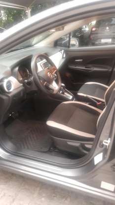 NISSAN-VERSA-2020